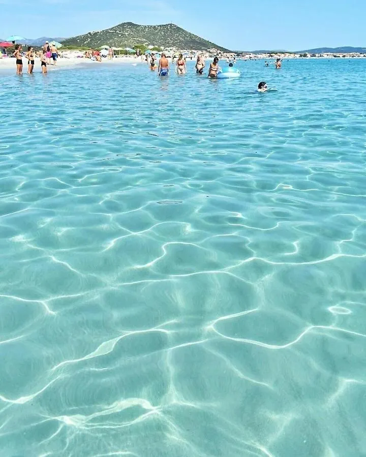 Vacanze al mare da Alessandro La Caletta 0*,  Italia